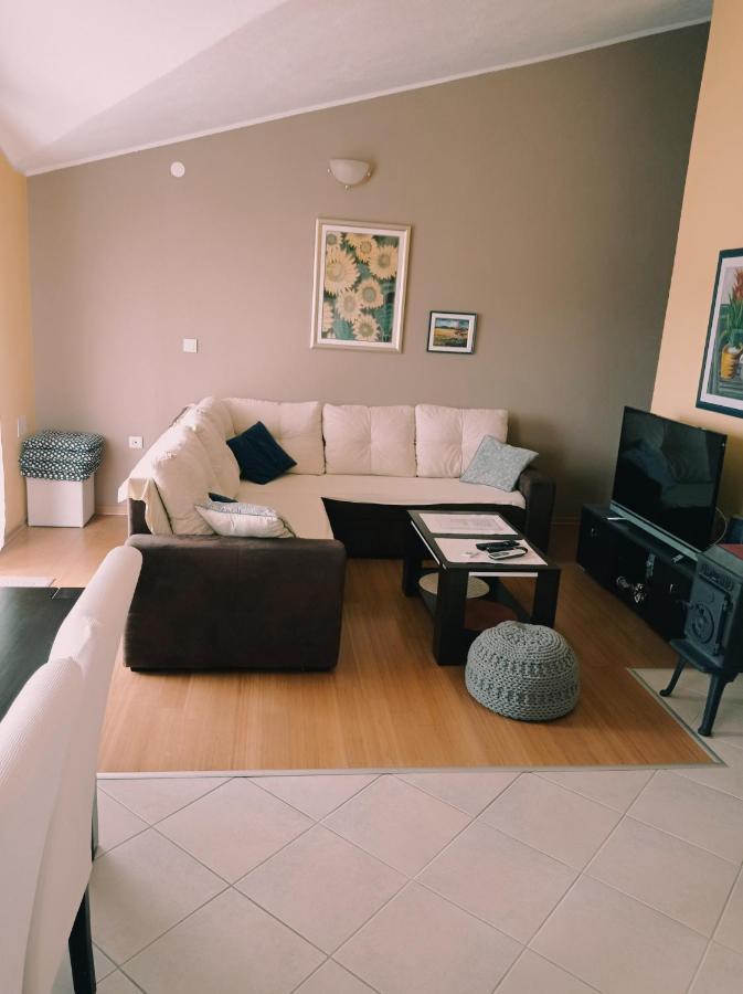 Apartment Silvija Vinišće Eksteriør bilde