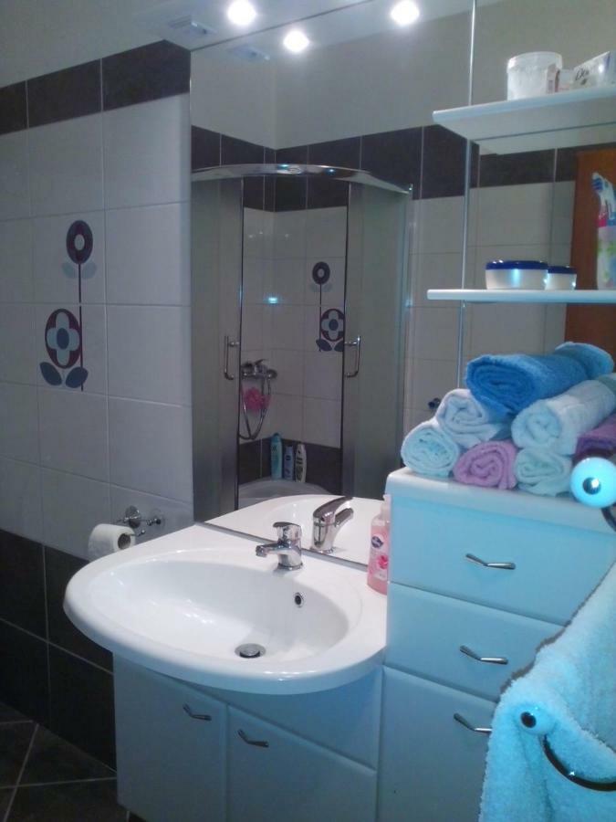 Apartment Silvija Vinišće Eksteriør bilde